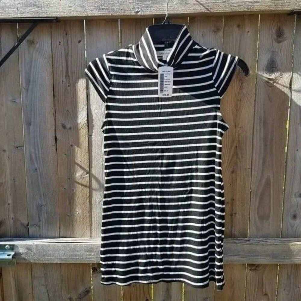 Juniors Turtleneck Top Small by Love Culture Black & White Long Striped